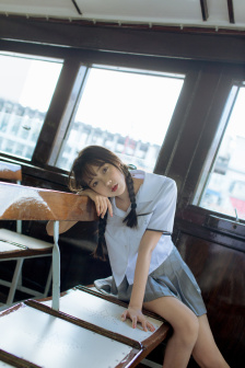 美女美裸体